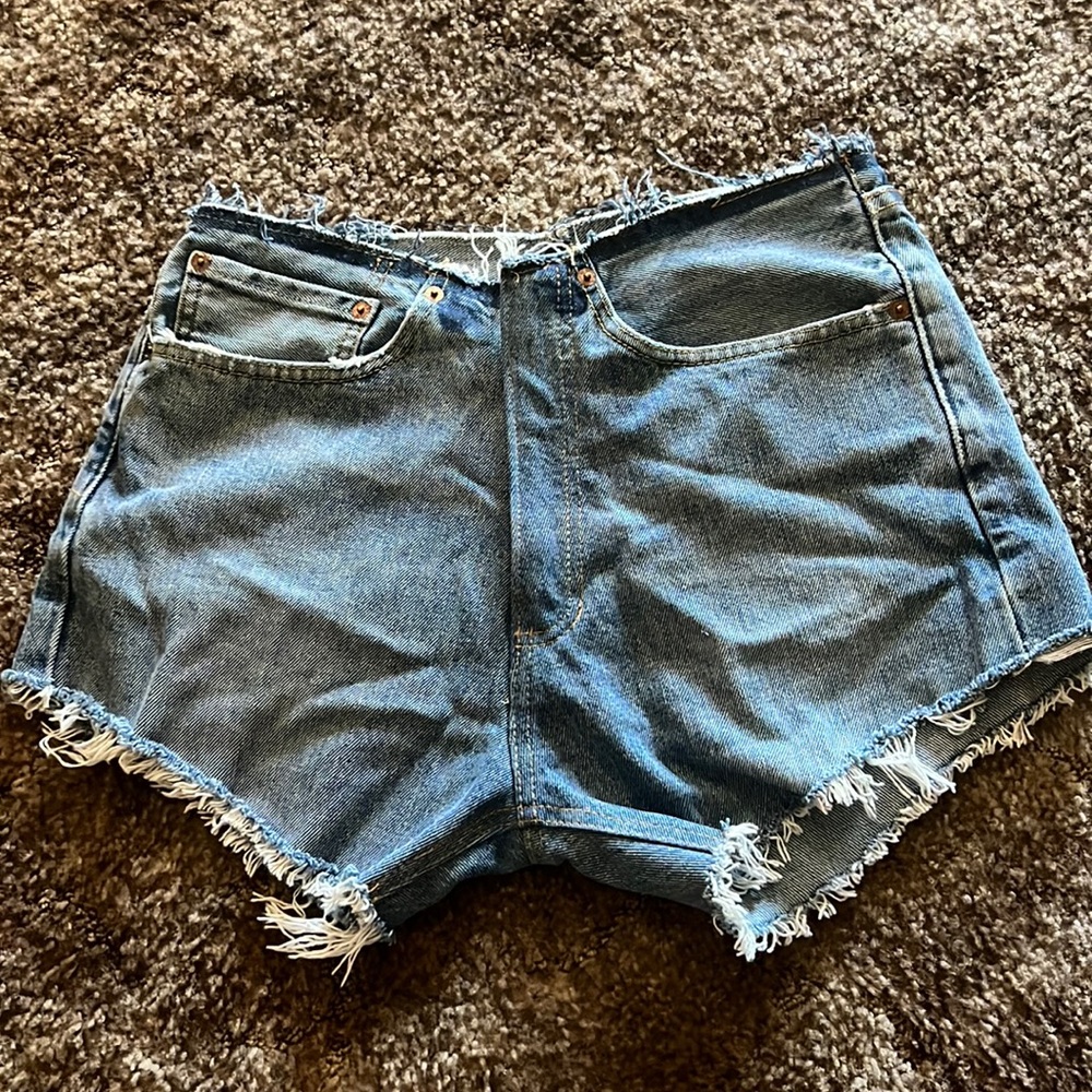 Levi’s size 28